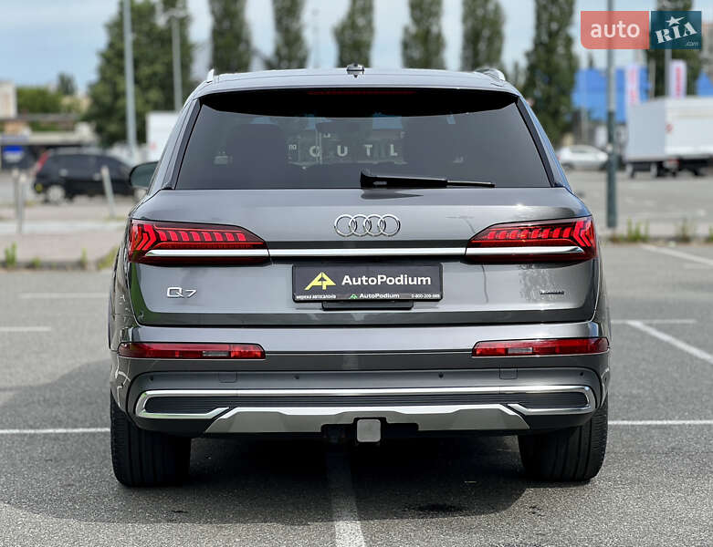 Позашляховик / Кросовер Audi Q7 2021 в Києві