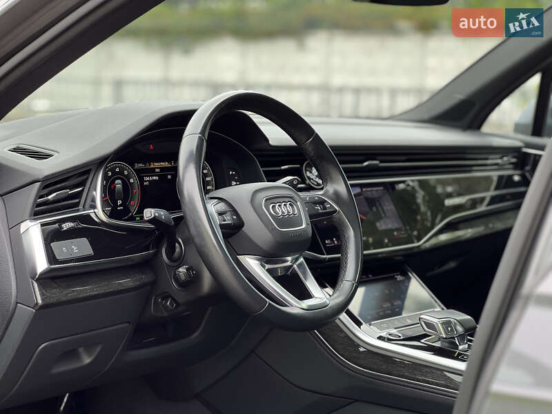 Позашляховик / Кросовер Audi Q7 2021 в Києві