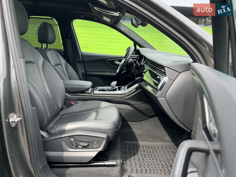 Позашляховик / Кросовер Audi Q7 2021 в Києві