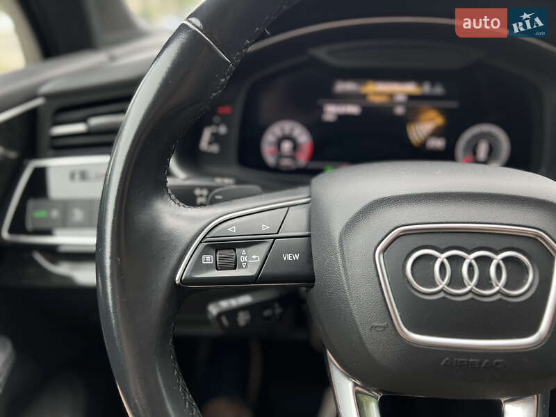 Позашляховик / Кросовер Audi Q7 2021 в Києві