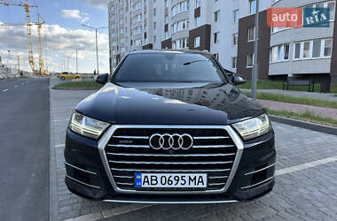 Позашляховик / Кросовер Audi Q7 2016 в 