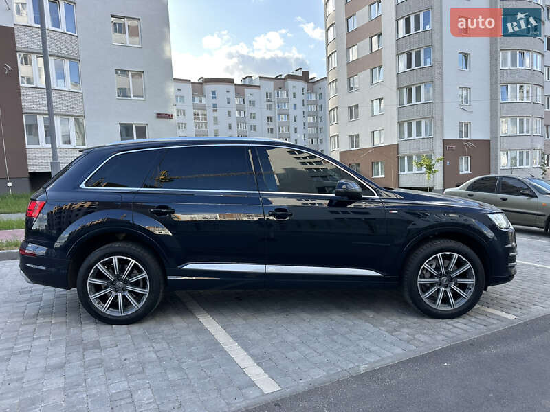 Внедорожник / Кроссовер Audi Q7 2016 в Виннице
