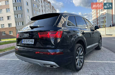 Позашляховик / Кросовер Audi Q7 2016 в 