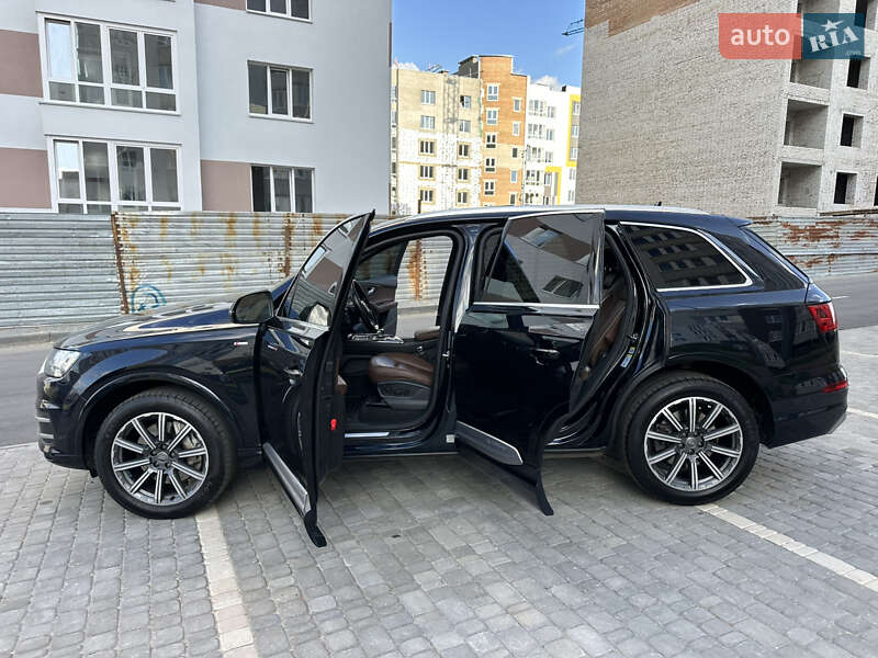 Внедорожник / Кроссовер Audi Q7 2016 в Виннице