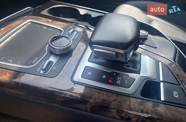Позашляховик / Кросовер Audi Q7 2017 в 