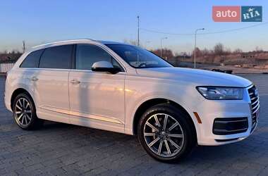 Внедорожник / Кроссовер Audi Q7 2016 в 
