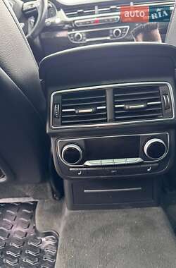 Внедорожник / Кроссовер Audi Q7 2016 в 