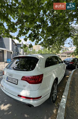 Внедорожник / Кроссовер Audi Q7 2011 в 