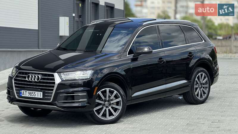 Внедорожник / Кроссовер Audi Q7 2016 в 