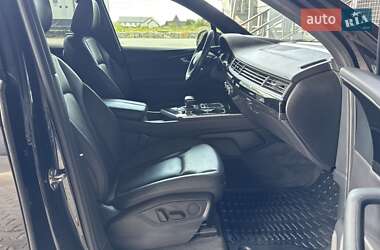 Внедорожник / Кроссовер Audi Q7 2016 в 