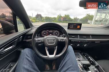Позашляховик / Кросовер Audi Q7 2017 в 