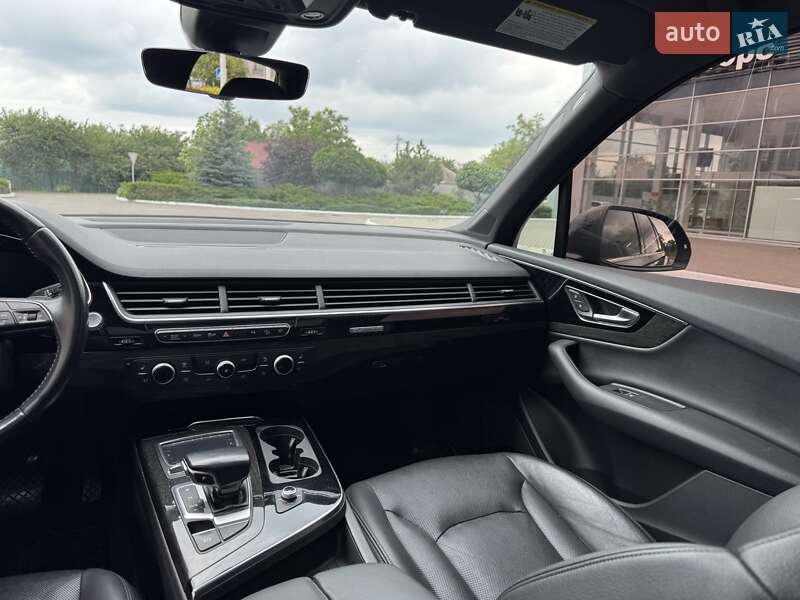 Внедорожник / Кроссовер Audi Q7 2017 в Киеве