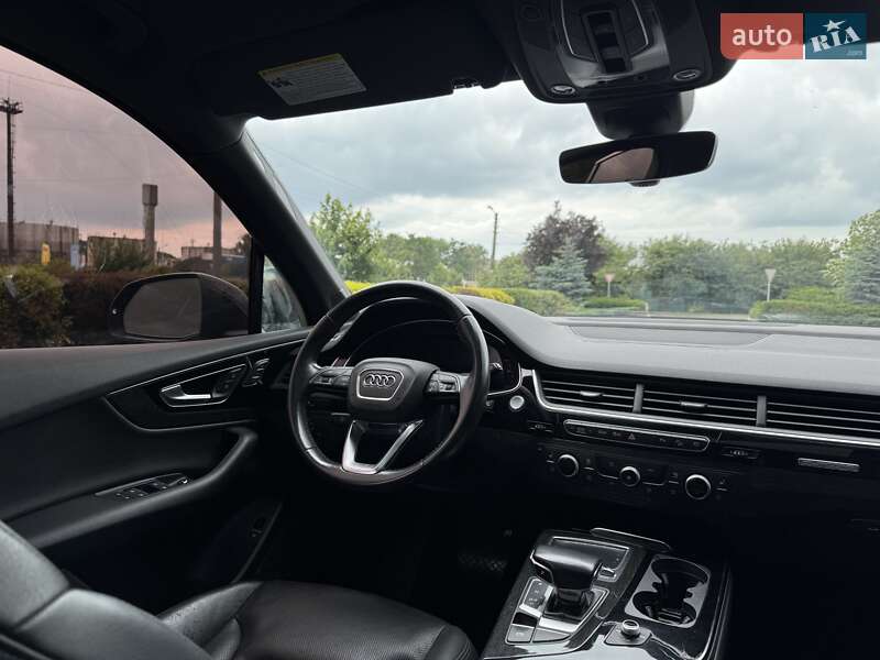 Внедорожник / Кроссовер Audi Q7 2017 в Киеве