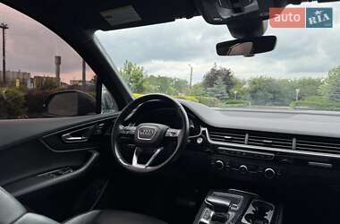 Позашляховик / Кросовер Audi Q7 2017 в 