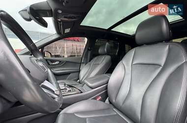 Позашляховик / Кросовер Audi Q7 2017 в 