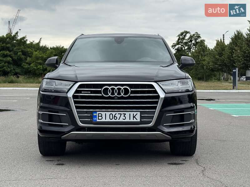 Внедорожник / Кроссовер Audi Q7 2017 в Киеве