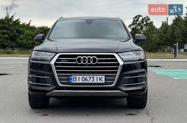 Позашляховик / Кросовер Audi Q7 2017 в 