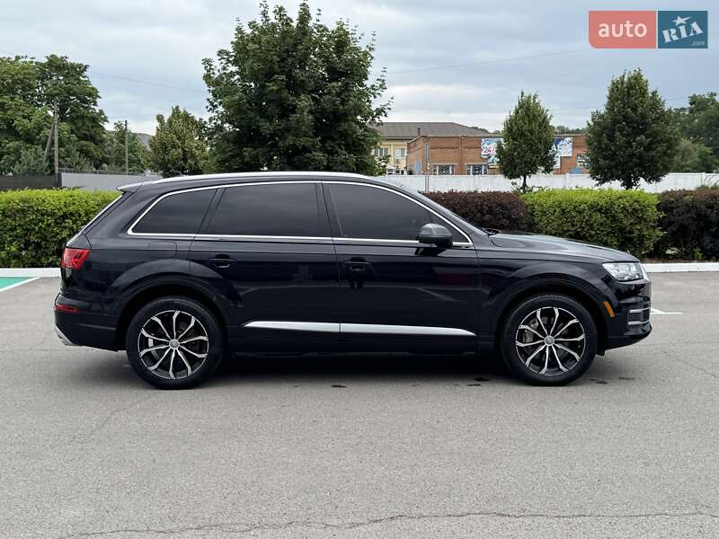 Внедорожник / Кроссовер Audi Q7 2017 в Киеве