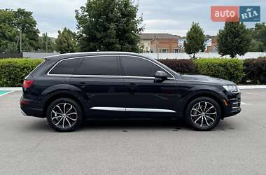 Позашляховик / Кросовер Audi Q7 2017 в 