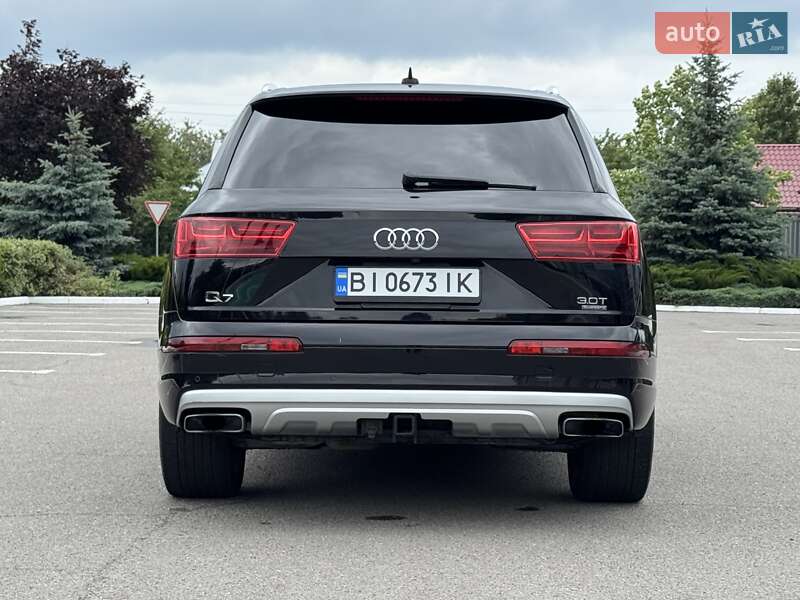 Внедорожник / Кроссовер Audi Q7 2017 в Киеве