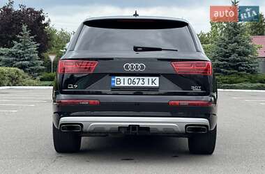 Позашляховик / Кросовер Audi Q7 2017 в 