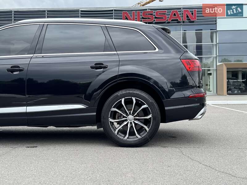 Внедорожник / Кроссовер Audi Q7 2017 в Киеве