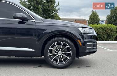 Позашляховик / Кросовер Audi Q7 2017 в 