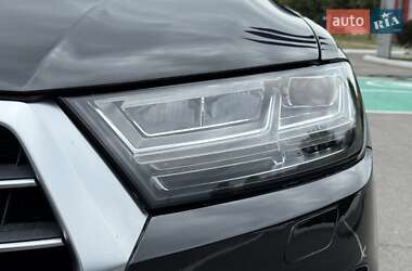 Позашляховик / Кросовер Audi Q7 2017 в 