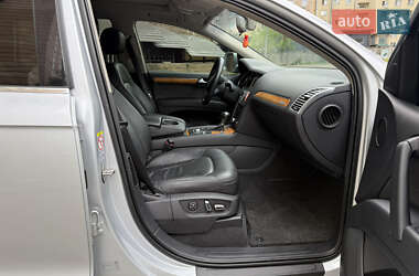 Внедорожник / Кроссовер Audi Q7 2014 в 