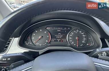 Внедорожник / Кроссовер Audi Q7 2017 в 
