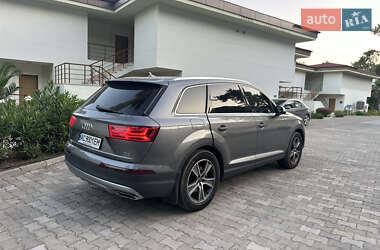 Внедорожник / Кроссовер Audi Q7 2016 в 