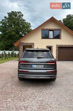 Внедорожник / Кроссовер Audi Q7 2020 в 