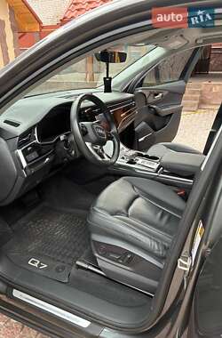 Внедорожник / Кроссовер Audi Q7 2020 в 