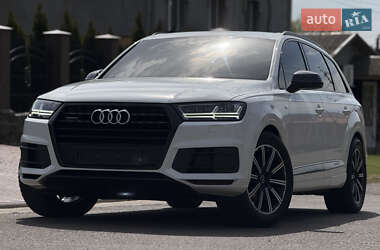 Внедорожник / Кроссовер Audi Q7 2017 в 