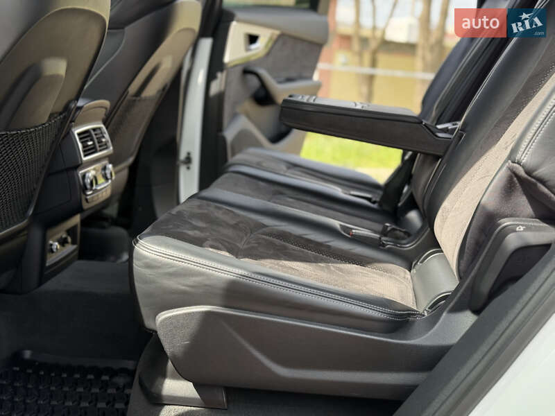 Внедорожник / Кроссовер Audi Q7 2017 в Одессе