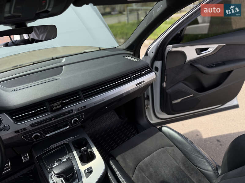 Внедорожник / Кроссовер Audi Q7 2017 в Одессе