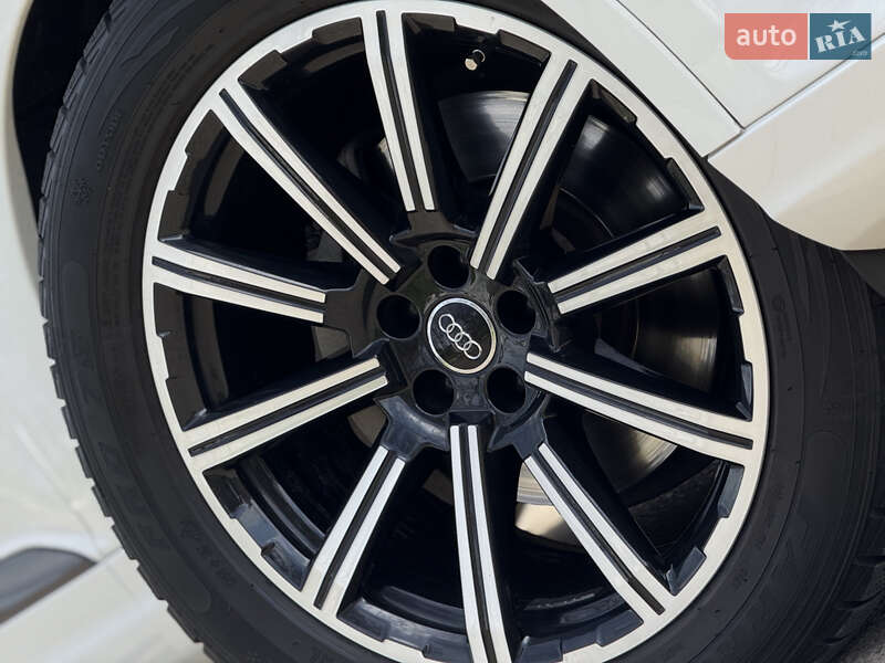 Внедорожник / Кроссовер Audi Q7 2017 в Одессе