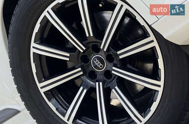 Внедорожник / Кроссовер Audi Q7 2017 в 