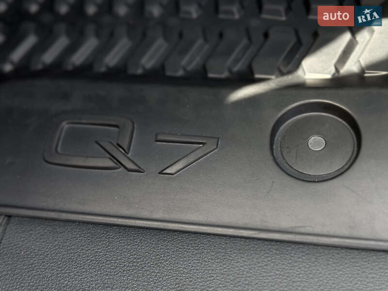 Внедорожник / Кроссовер Audi Q7 2017 в Одессе