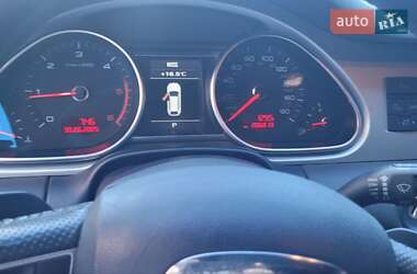Внедорожник / Кроссовер Audi Q7 2011 в 