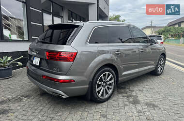 Внедорожник / Кроссовер Audi Q7 2016 в 