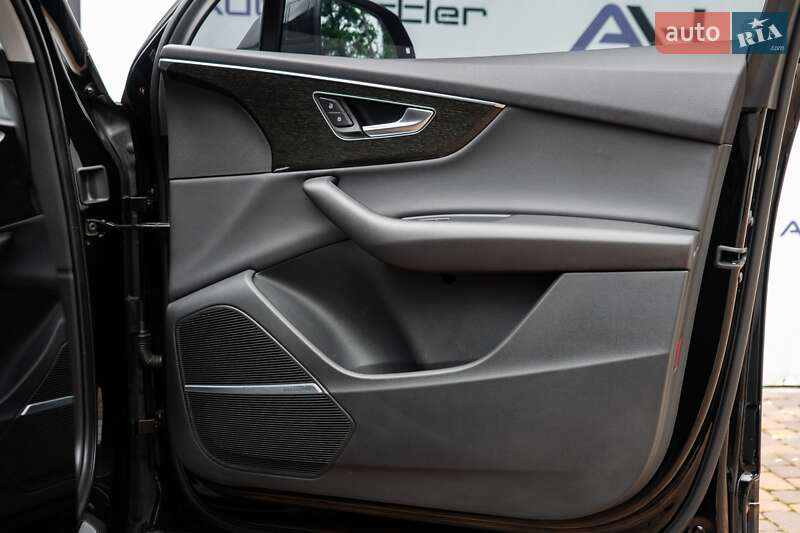 Внедорожник / Кроссовер Audi Q7 2020 в Киеве