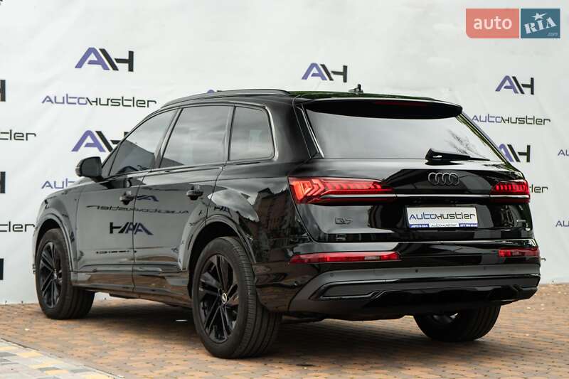 Внедорожник / Кроссовер Audi Q7 2020 в Киеве