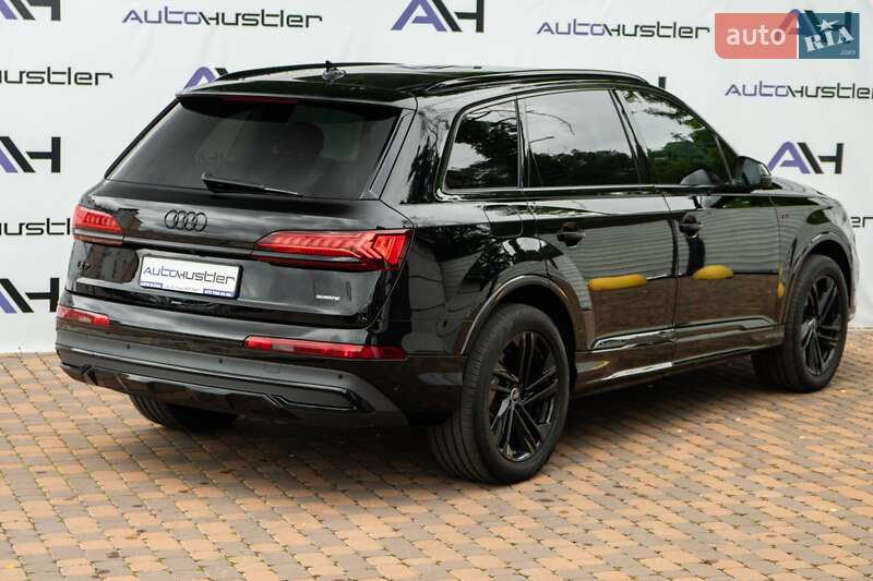 Внедорожник / Кроссовер Audi Q7 2020 в Киеве