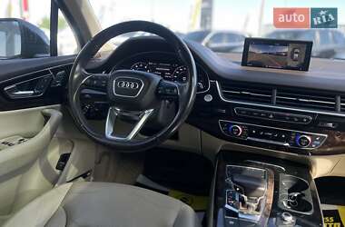 Внедорожник / Кроссовер Audi Q7 2016 в 