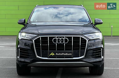Внедорожник / Кроссовер Audi Q7 2019 в 