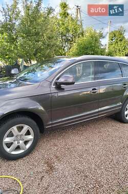 Внедорожник / Кроссовер Audi Q7 2011 в 