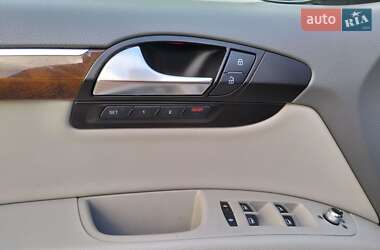 Внедорожник / Кроссовер Audi Q7 2011 в 