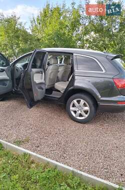Внедорожник / Кроссовер Audi Q7 2011 в 