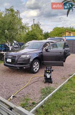 Внедорожник / Кроссовер Audi Q7 2011 в 
